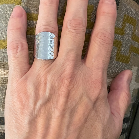 Hammered Silver Tone Ring - Picture 4 of 4